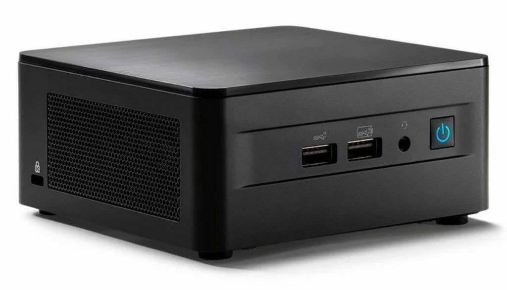 Intel NUC 12 Pro NUC12WSHi7 Review ports