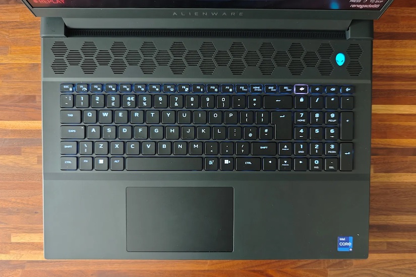 Alienware m18 R2 Review keyboard copy