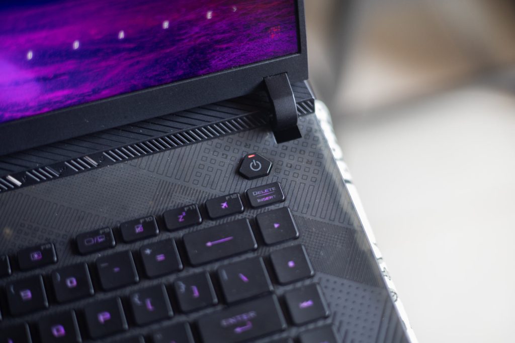 Asus ROG Strix G16 Review (G614JIR-AS94) deck